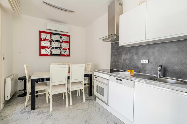 Licht appartement op steenworp van de Croisette in Cannes voor 6 personen - thumbnail 2