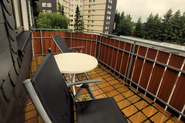 Appartement direct aan de piste in Winterberg met balkon op het zuidwesten - thumbnail 3