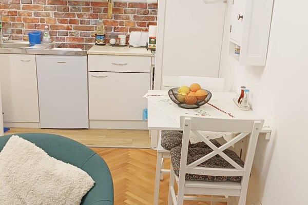 Knus appartement met privéterras en zeezicht, 10 min van de oude stad - thumbnail 3