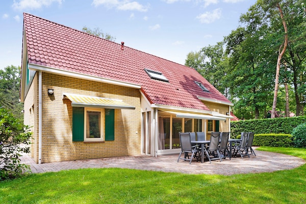 Ruime rolstoeltoegankelijke bungalow met sauna op vakantiepark in Noord-Brabant - thumbnail 1