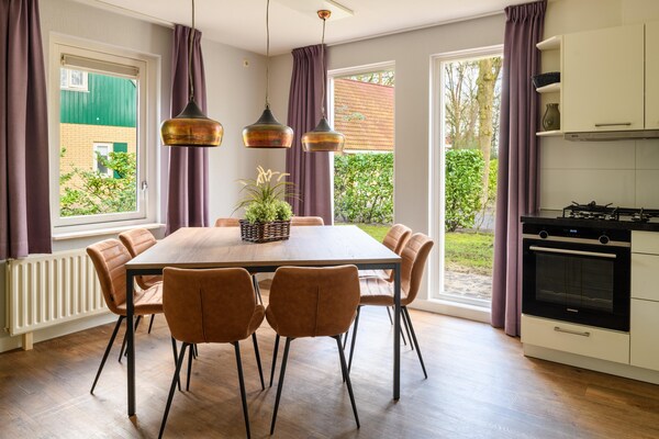 Ruime rolstoeltoegankelijke bungalow met sauna op vakantiepark in Noord-Brabant - thumbnail 3