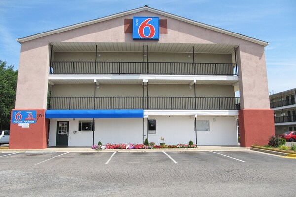 2 Full Beds  Micfridge Non-smoking - Augusta, GA