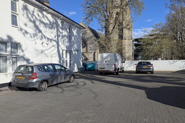 Stijlvolle lodge voor 2 bij Heathrow met gratis WiFi - thumbnail 2