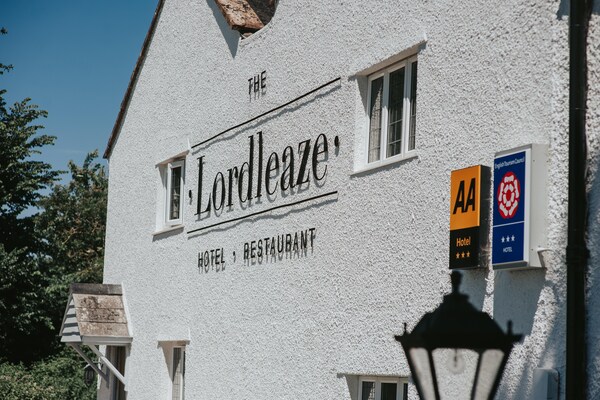 Hotelkamer met karakter in Chard – Ontbijt, diner & nabij Jurassic Coast - thumbnail 6