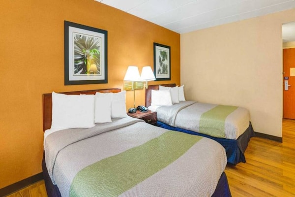 2 Full Beds Non-smoking - Connecticut