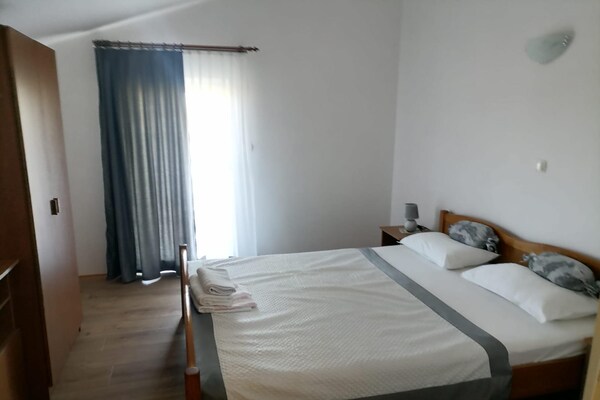 Appartement aan zee met balkon en panoramisch uitzicht in Rogoznica - thumbnail 3