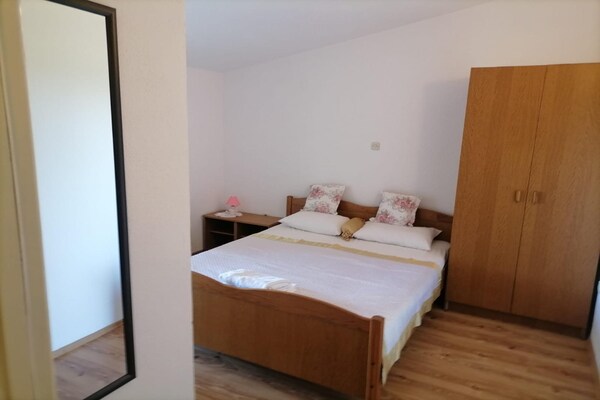 Rustiek appartement met zeezichtterras op 100 meter van het strand in Rogoznica - thumbnail 4