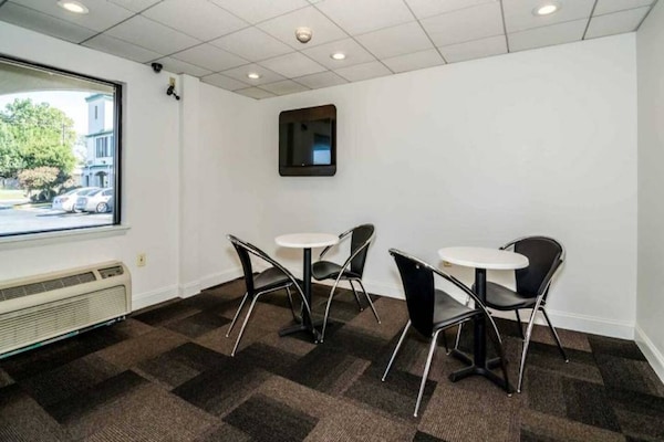 2 Full Beds  Non-smoking - Kennett Square, PA