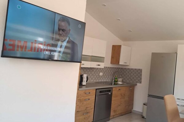 Op 300 m van het strand: Ruim appartement in Srima voor 4 personen - thumbnail 4