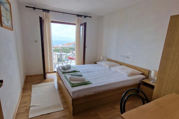 Appartement met balkon en uitzicht op zee in Gradac, vlakbij het strand - thumbnail 3