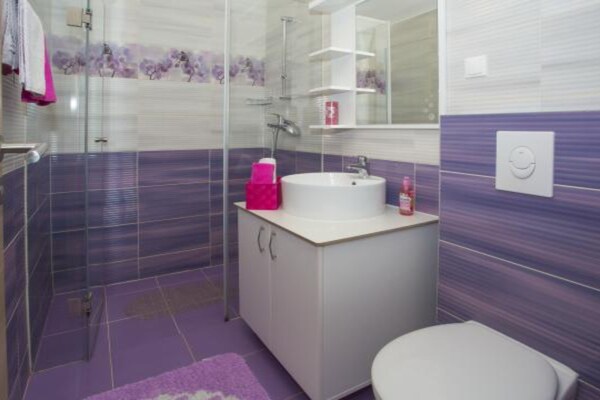 Aan zee: Comfortabel appartement in Podgora voor 3 personen - thumbnail 6