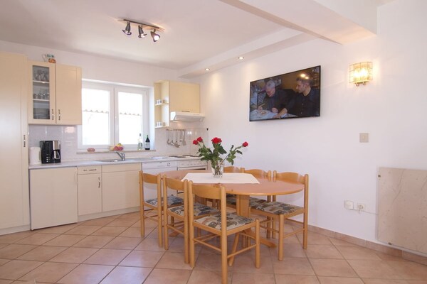 Ruim vakantiehuis met 3 slaapkamers nabij centrum Porec - thumbnail 5
