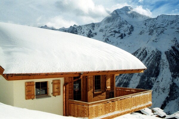 Chalet Paul in Wiler: 5-persoons met sauna en panoramisch bergzicht - thumbnail 5