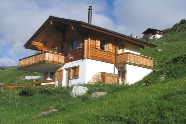 Chalet Paul in Wiler: 5-persoons met sauna en panoramisch bergzicht - thumbnail 6