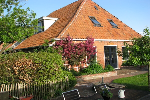 Sfeervol vakantiehuis in hartje Ezinge, hart van het Westerkwartier - thumbnail 1