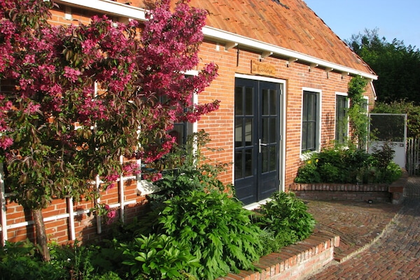 Sfeervol vakantiehuis in hartje Ezinge, hart van het Westerkwartier - thumbnail 2