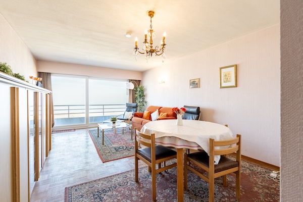 4-persoons appartement met 2 terrassen aan de Zeedijk van Blankenberge - thumbnail 2