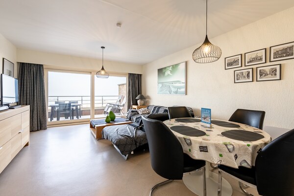 Romantisch appartement aan zee met panoramisch uitzicht en terras in Blankenberge - thumbnail 2