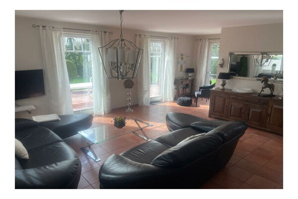 5-sterren vakantiehuis in Upgant-Schott met grote tuin en tafelvoetbal - thumbnail 2