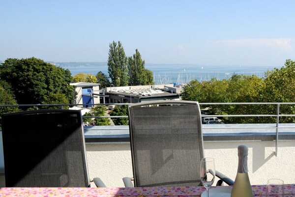 Modern vakantiehuis met panoramisch uitzicht op de Bodensee in Konstanz - thumbnail 2