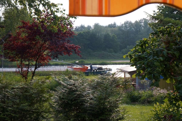 Knus appartement aan het water in Lankau met eigen terras - thumbnail 1