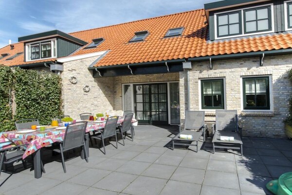 Gezellig vakantiehuis Kelly in Nes, Ameland – met bubbelbad - thumbnail 1