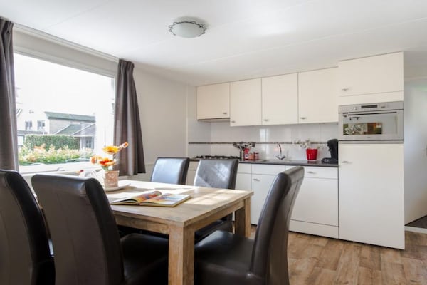 Vakantiehuis Grietje: Gezellig familiehuis op loopafstand van centrum Nes - thumbnail 5