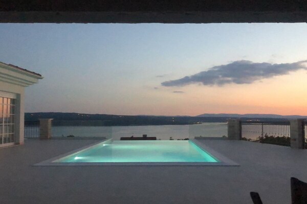 Luxe villa met privézwembad en panoramisch zeezicht in Crikvenica - thumbnail 3