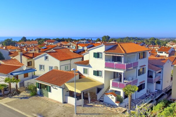 Knus appartement bij zee en historisch Poreč - thumbnail 1