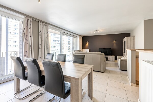 Modern appartement in Blankenberge met zijdelings zeezicht, terras en parkeerplaats - thumbnail 4