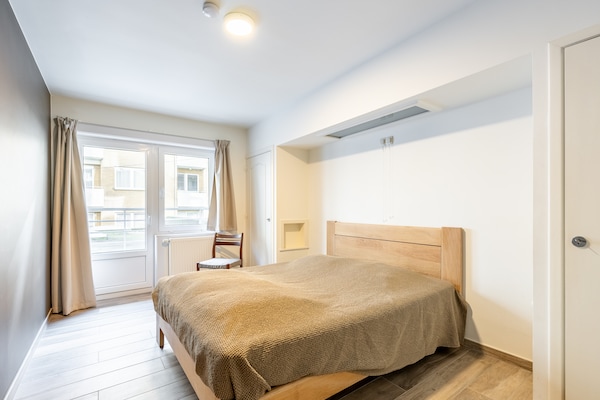 4-persoons appartement met zeezicht aan de Zeedijk in Blankenberge - thumbnail 2