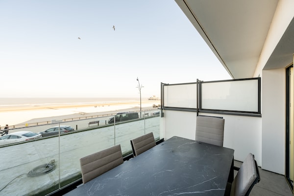 4-persoons appartement met zeezicht aan de Zeedijk in Blankenberge - thumbnail 3