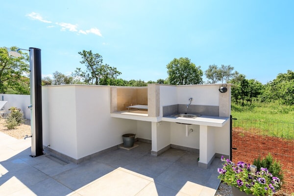Villa Gloria: Nieuwe gezinsvilla met privézwembad op 500m van Poreč - thumbnail 6