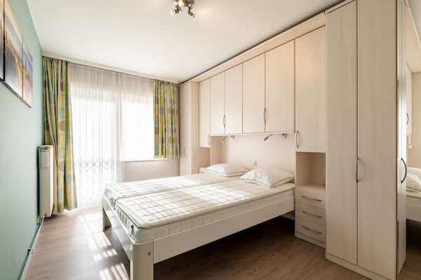 Zonovergoten appartement met weids zeezicht op de Zeedijk van Blankenberge - thumbnail 3