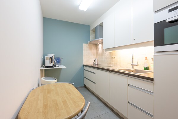Zonovergoten appartement met weids zeezicht op de Zeedijk van Blankenberge - thumbnail 5