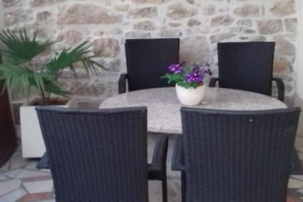 4-persoons appartement met terras op Krk - thumbnail 1