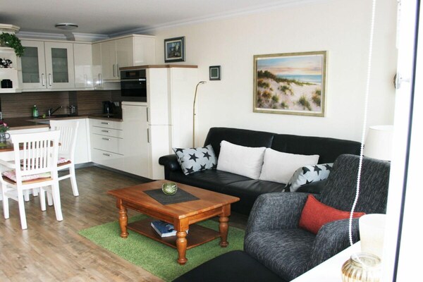 Stijlvol 2-kamerappartement met zuidbalkon in Westerland, vlakbij strand - thumbnail 3