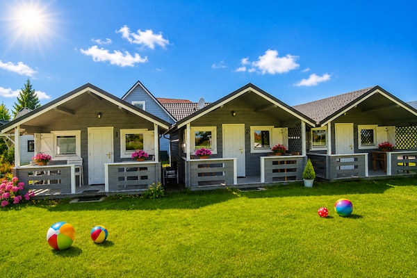 4-persoons bungalow in Dziwnówek op 1 km van de zee - thumbnail 1