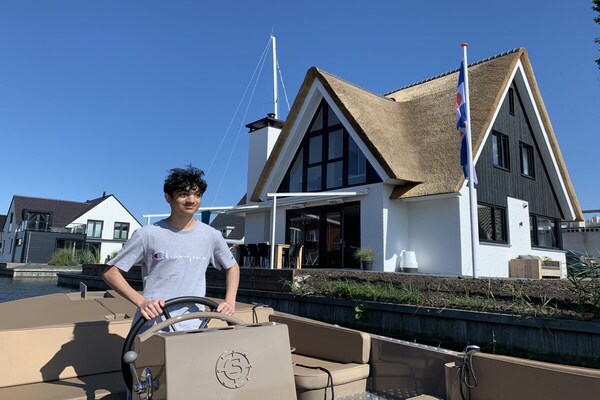 Moderne watervilla met 4 slaapkamers en eigen aanlegsteiger in Stavoren - thumbnail 2