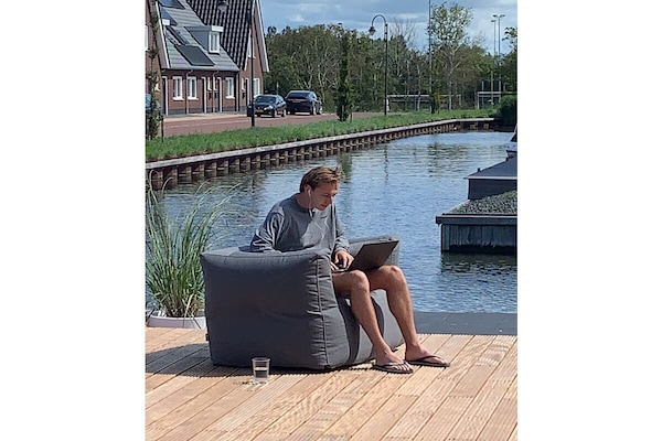 Moderne watervilla met 4 slaapkamers en eigen aanlegsteiger in Stavoren - thumbnail 3