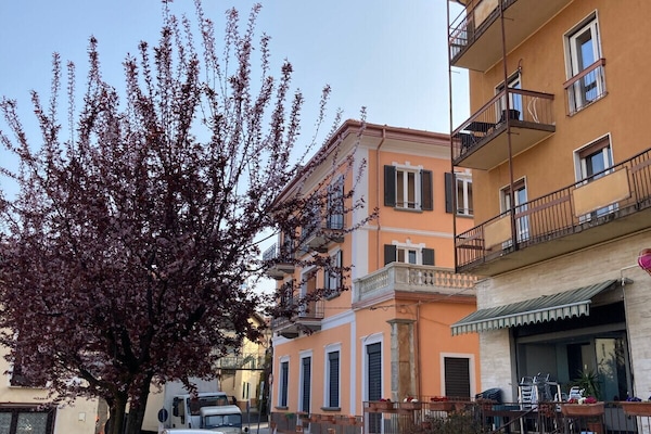 Stijlvol appartement met terras, tuin en zicht op het Lago Maggiore - thumbnail 1