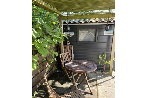 Knus chalet met omheinde tuin in rustig Callantsoog - thumbnail 2