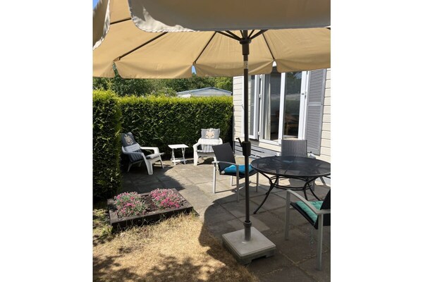 Knus chalet met omheinde tuin in rustig Callantsoog - thumbnail 3