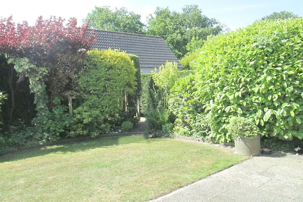 Sfeervol vakantiehuis met tuin, op 2 km van het strand van Ouddorp - thumbnail 3