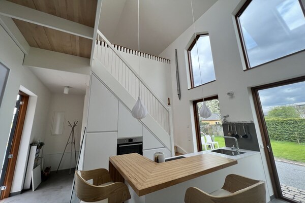 Architectonisch longhouse aan het water bij Werder Havel - thumbnail 6
