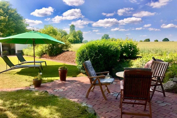 Licht vakantiehuis in Nehms met panoramisch uitzicht en terras - thumbnail 4