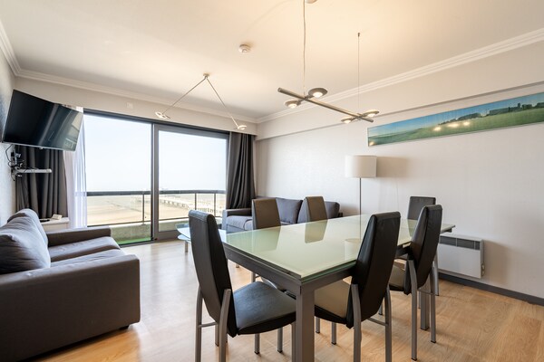 Zonovergoten appartement op de 7e verdieping met panoramisch zeezicht in Blankenberge - thumbnail 2