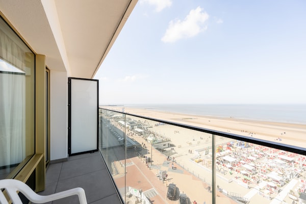 4-persoons studio-appartement met zeezicht op de Zeedijk in Blankenberge - thumbnail 2