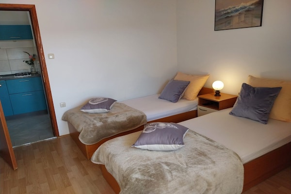 Op 300 m van het strand: Rustgevend appartement op Pag - thumbnail 3
