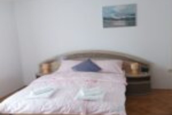 Knus appartement aan zee in Metajna, Pag – dichtbij het strand - thumbnail 1